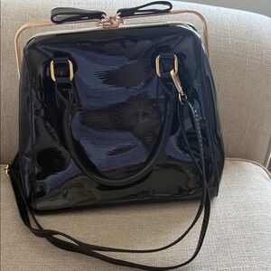 Elegant Black Patent Leather Handbag / Railing Closure